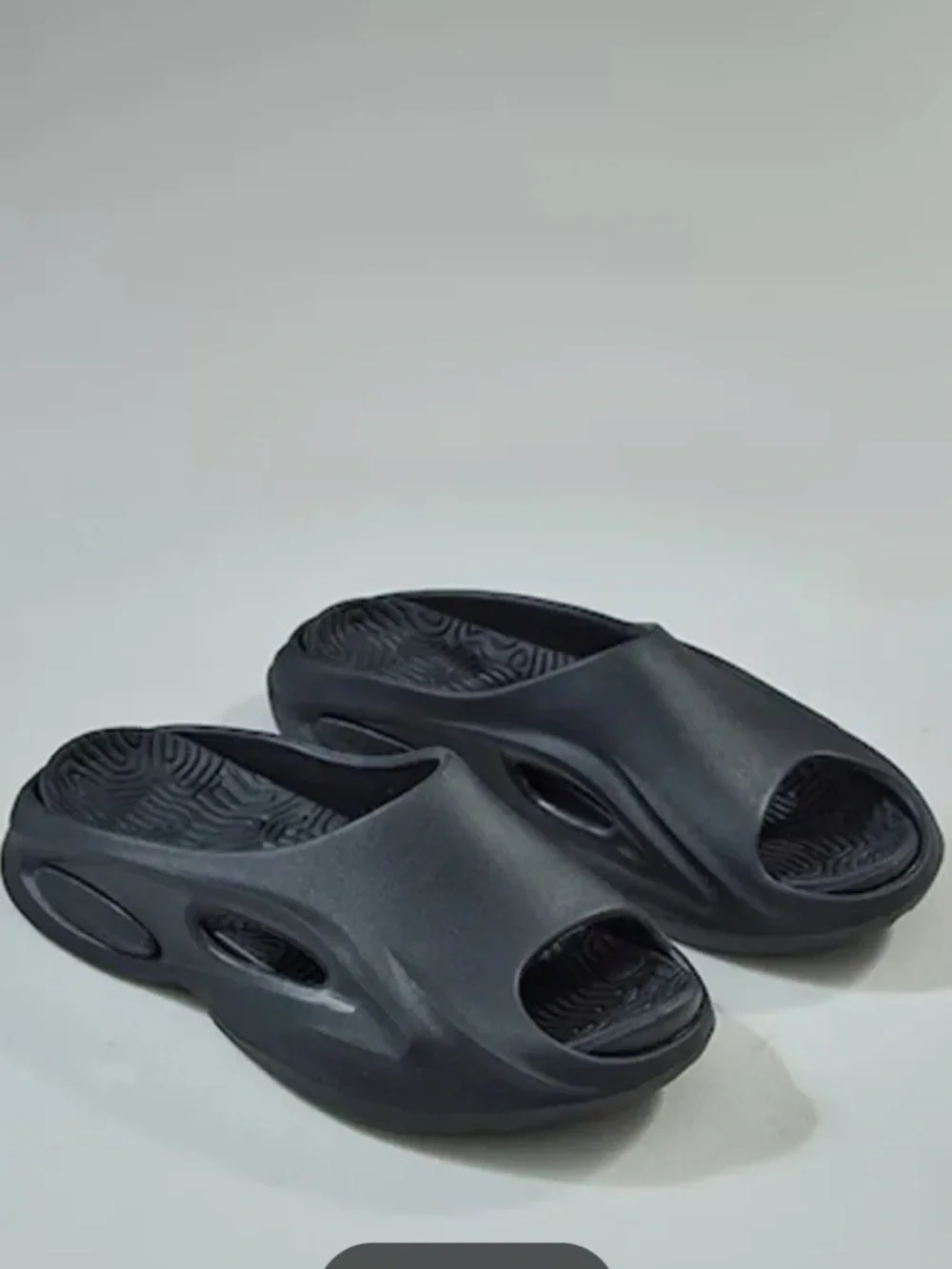 NWT Sz 6 PLT Black Cut Out Rubber Ribbed Sole Sliders Flip flops Sandals Shoes